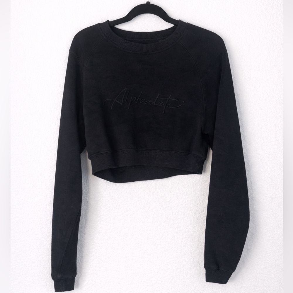 Alphalete Black Cropped Sweatshirt